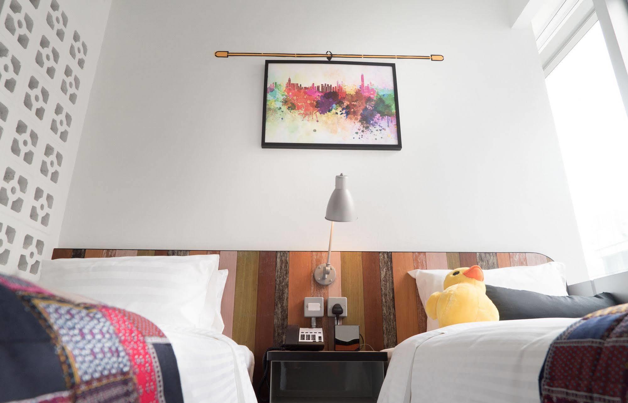 Hotel Attitude On Granville 4*