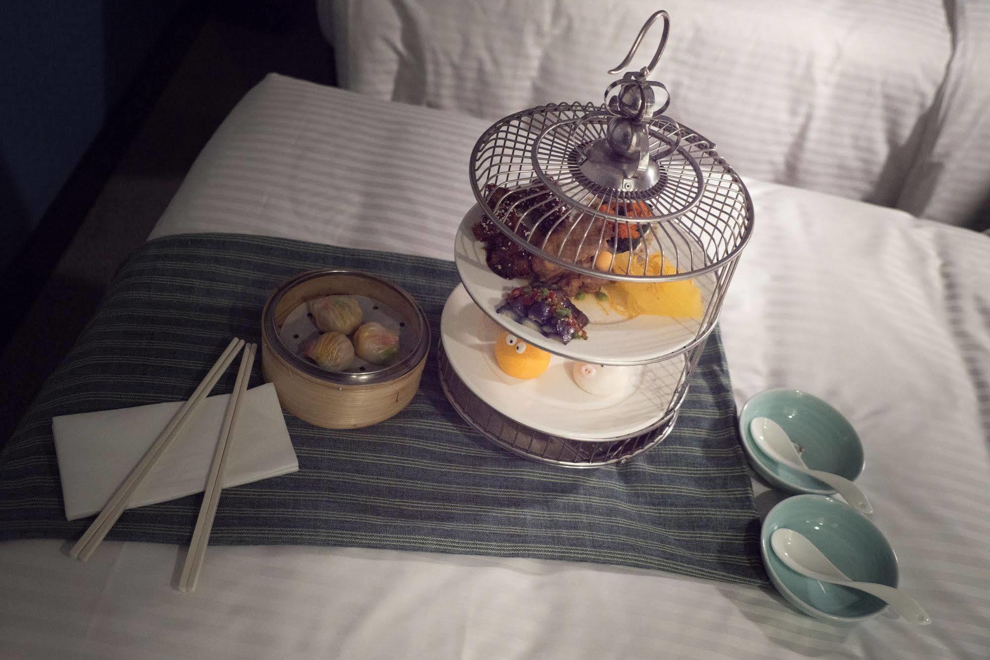 Hotel Attitude On Granville 4*