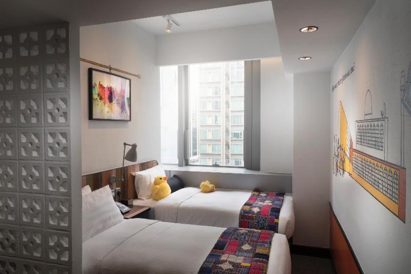 Hotel Attitude On Granville 4*