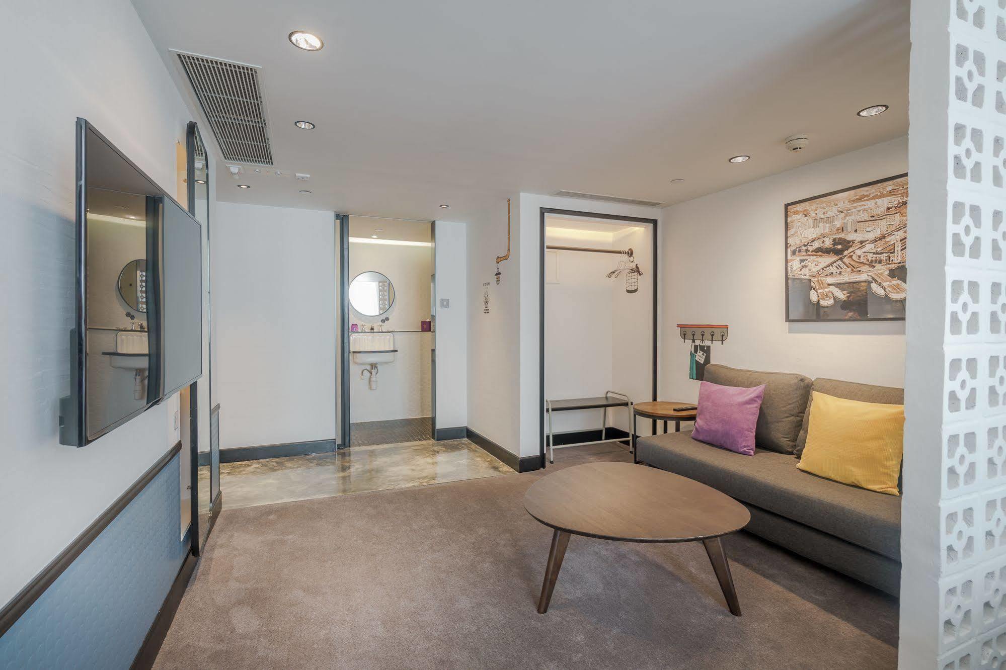 Attitude On Granville Hotel 4*